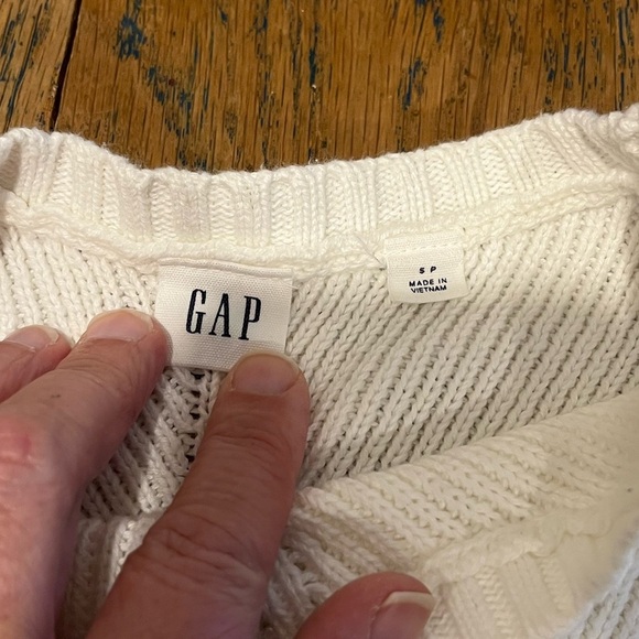 GAP - Off White Knit Sleeveless Top (S) - Picture 2 of 9